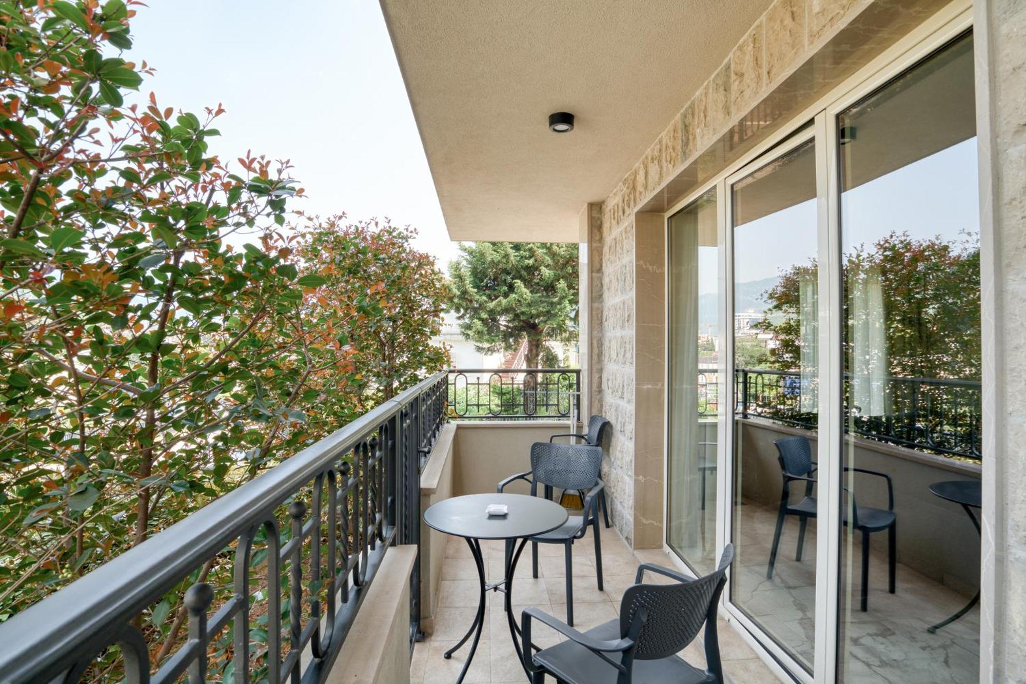 Ap Royal Oak - 2 Bedroom Apartment In Budva Exterior photo