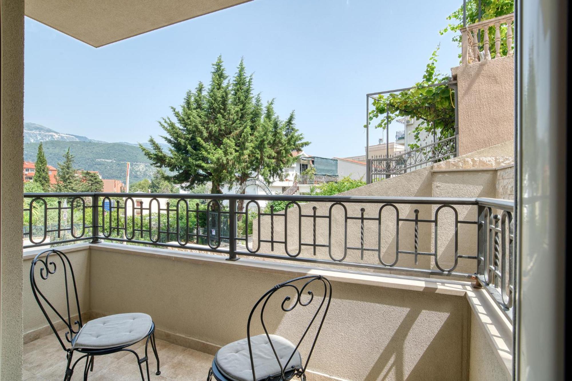 Ap Royal Oak - 2 Bedroom Apartment In Budva Exterior photo
